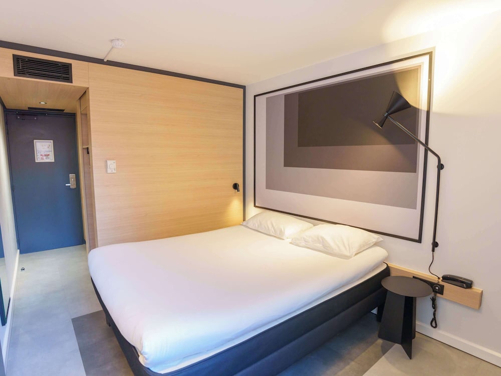 Ibis Laon 13/43
