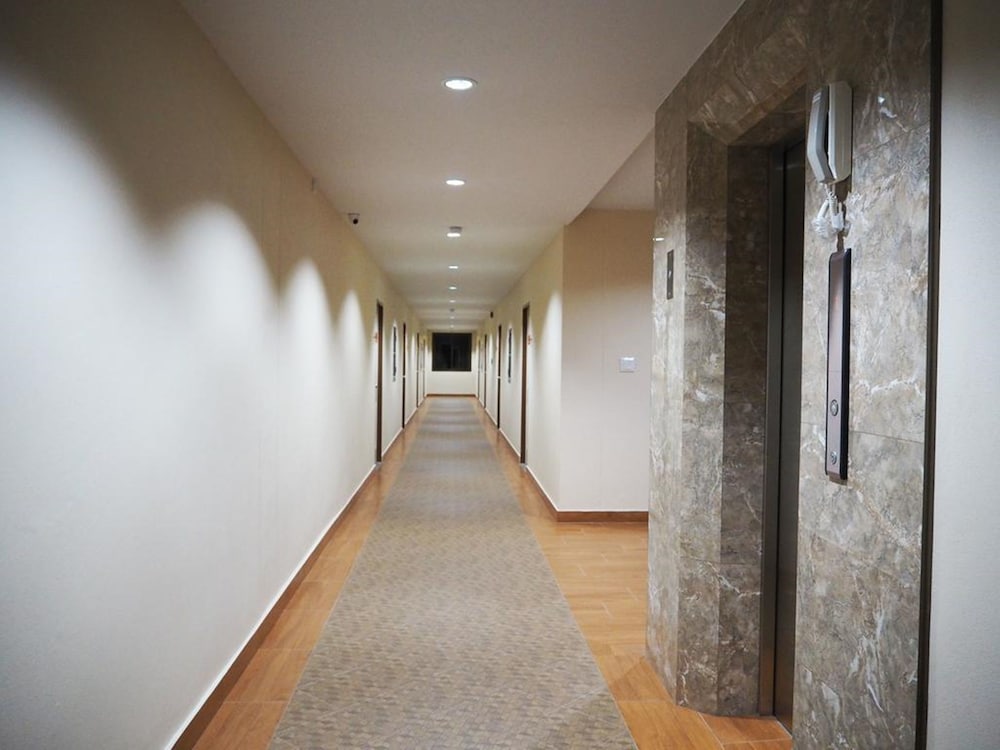 Regent Room 14/17