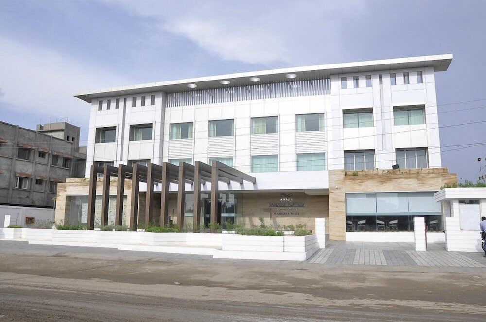 Ambar Sarovar Portico 6/48