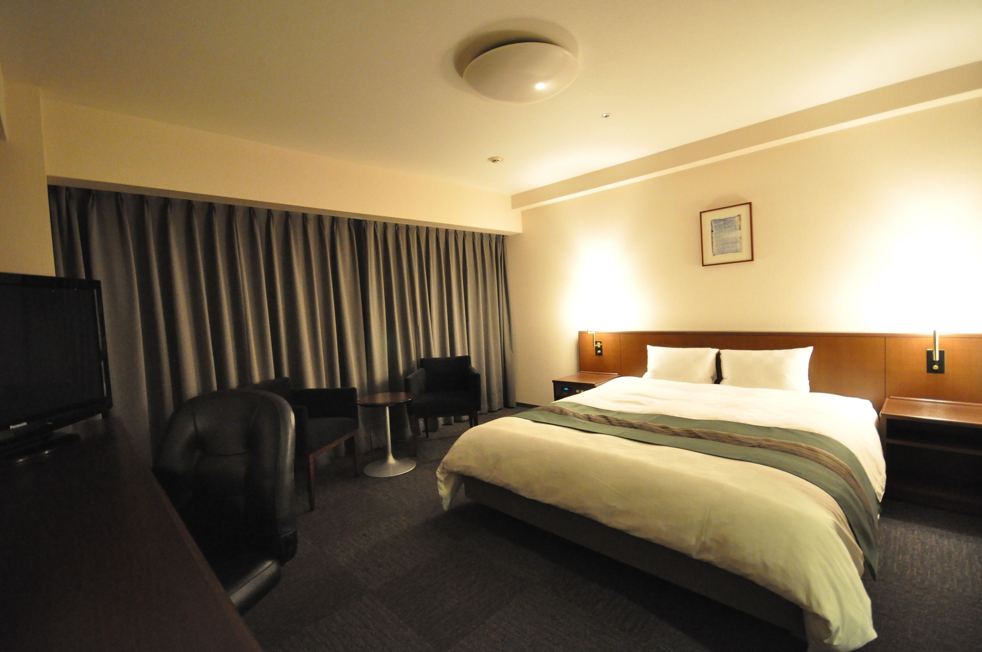 DELUXE, DOUBLE BED, SMOKING