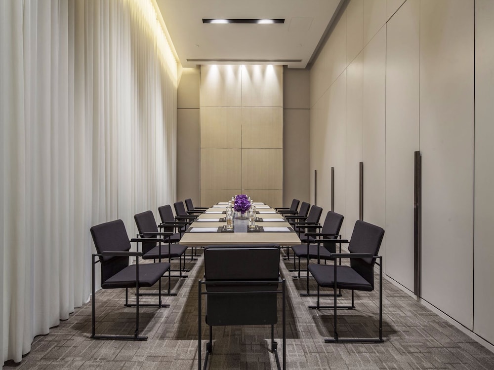 Hotel Golden Tulip Bund New Asia 40/53