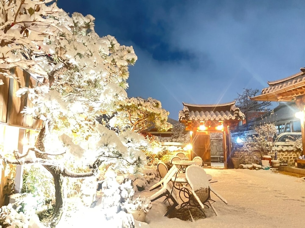 Hanok Hyeyum 36/50