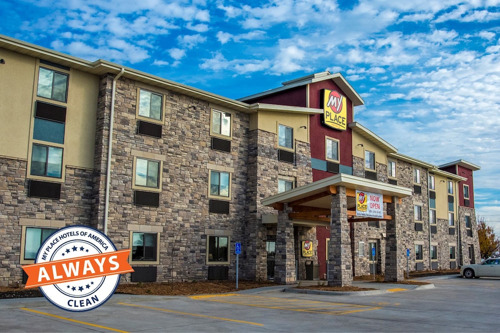 My Place Hotel Altoona IA 3/39