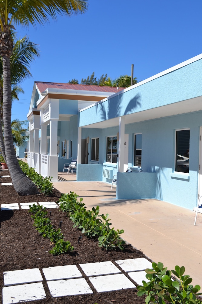 Silver Surf Gulf Beach Resort in Bradenton Beach - FL