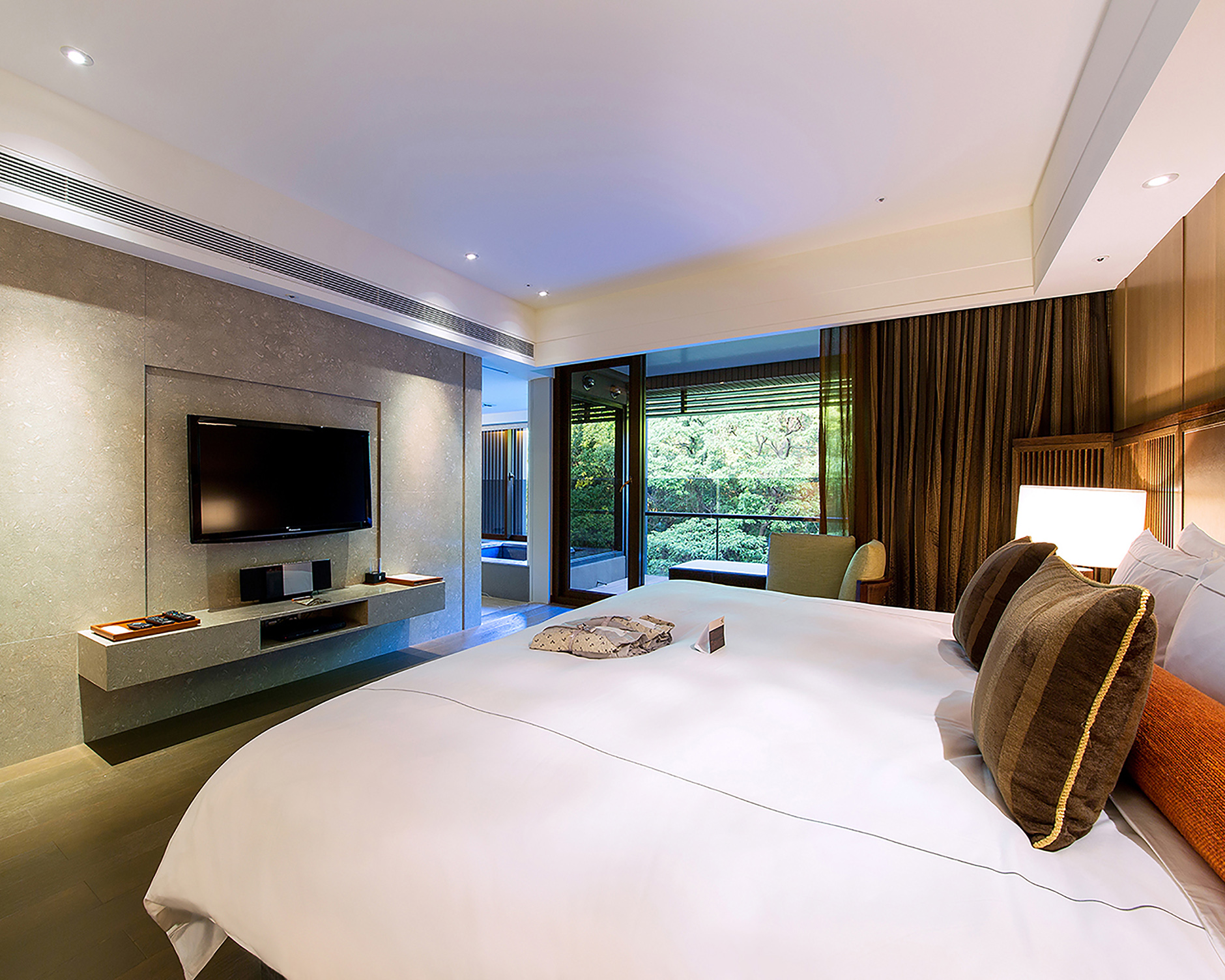 Deluxe, Double Bed