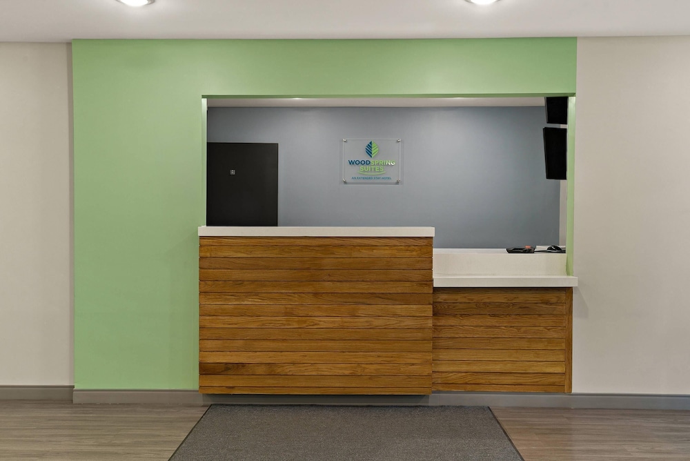 WoodSpring Suites East Lansing - University Area 5/50