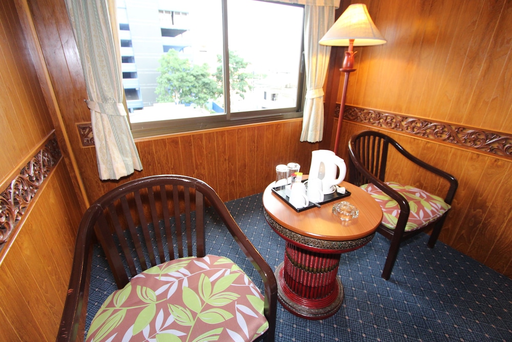 Sabai Inn 48/72