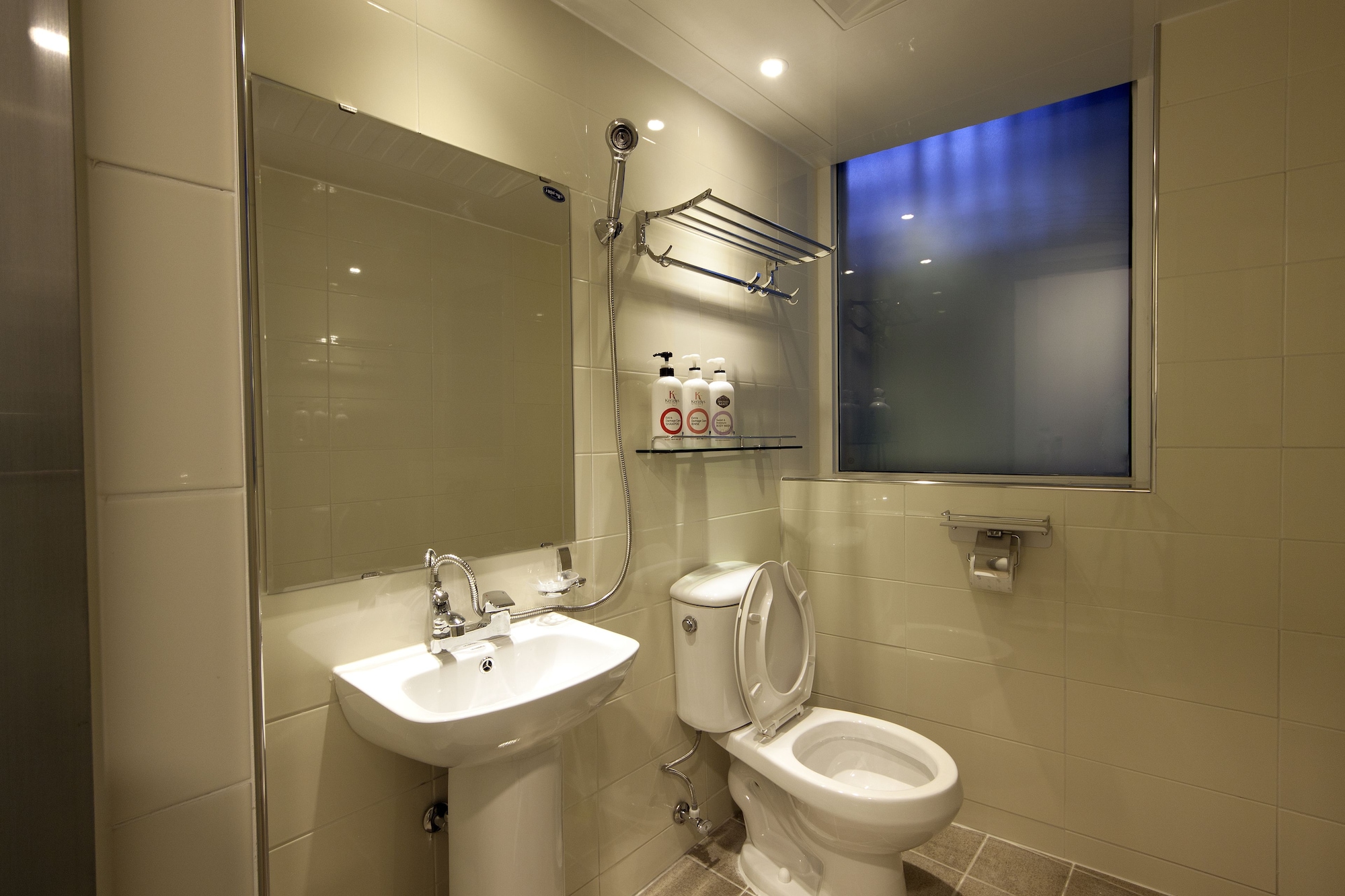 1 BEDROOM, ECONOMY, TRIPLE