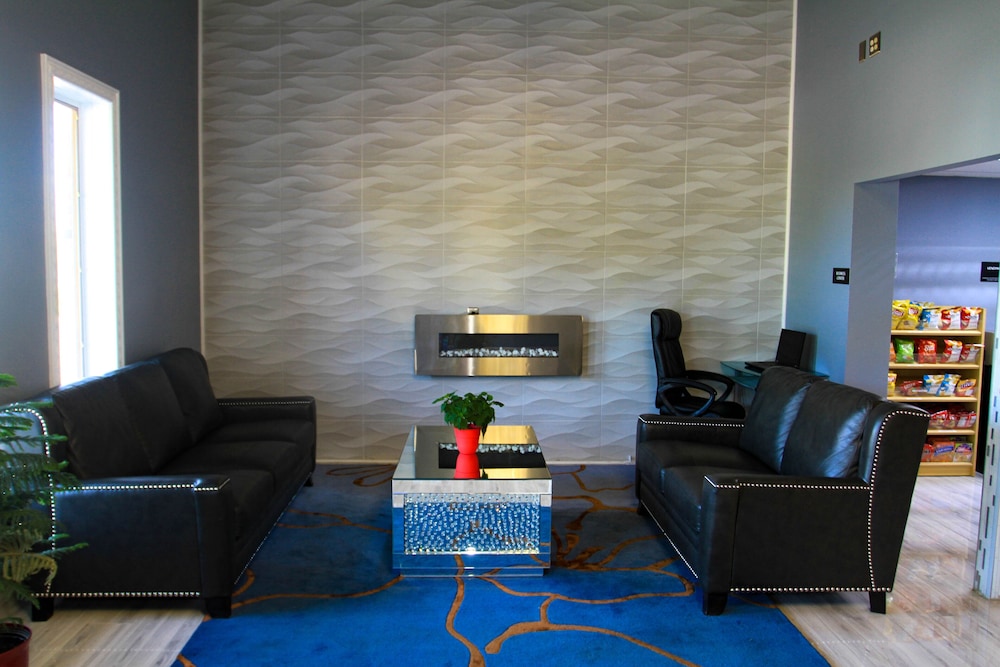 Super 8 by Wyndham Lenexa Overland Park/Mall Area 46/70