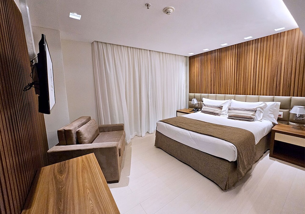 MASTER, SUITE