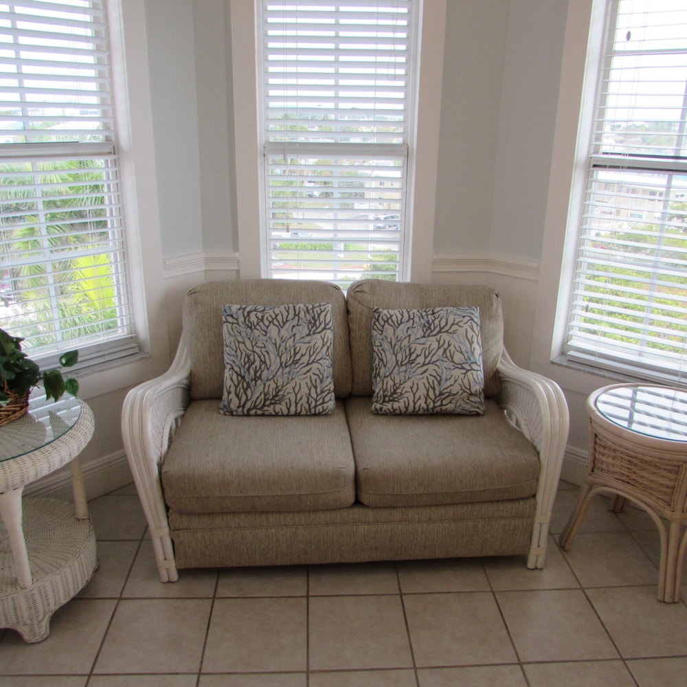Edison Beach House 34/50