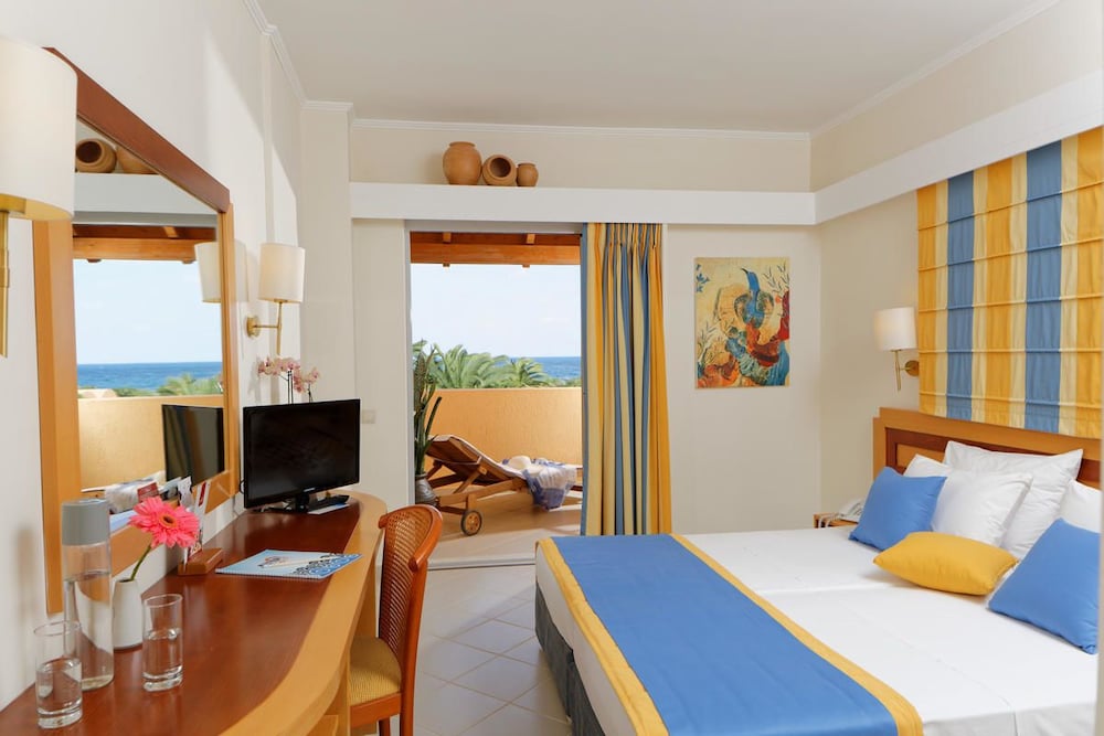 Anissa Beach and Village Hotel 25/80
