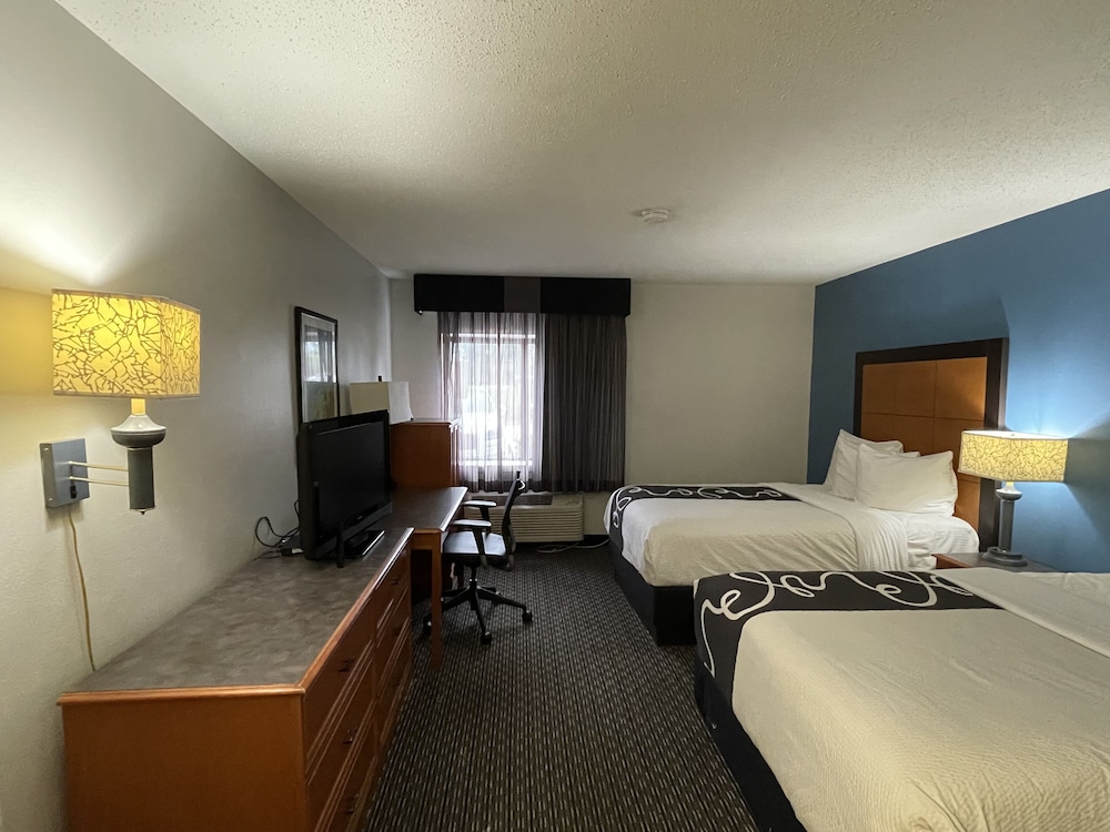 ROOM, 2 DOUBLE BEDS