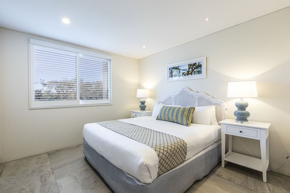 BAY ROYAL APARTMENTS 14/50