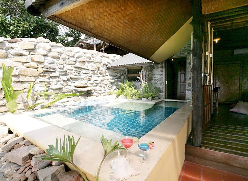 Captain Hook Resort Koh Kood 11/66