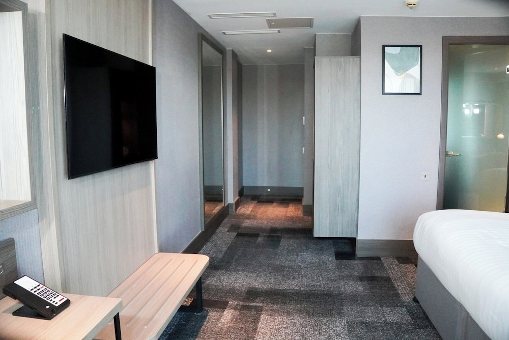 Crowne Plaza London - Kingston 18/50