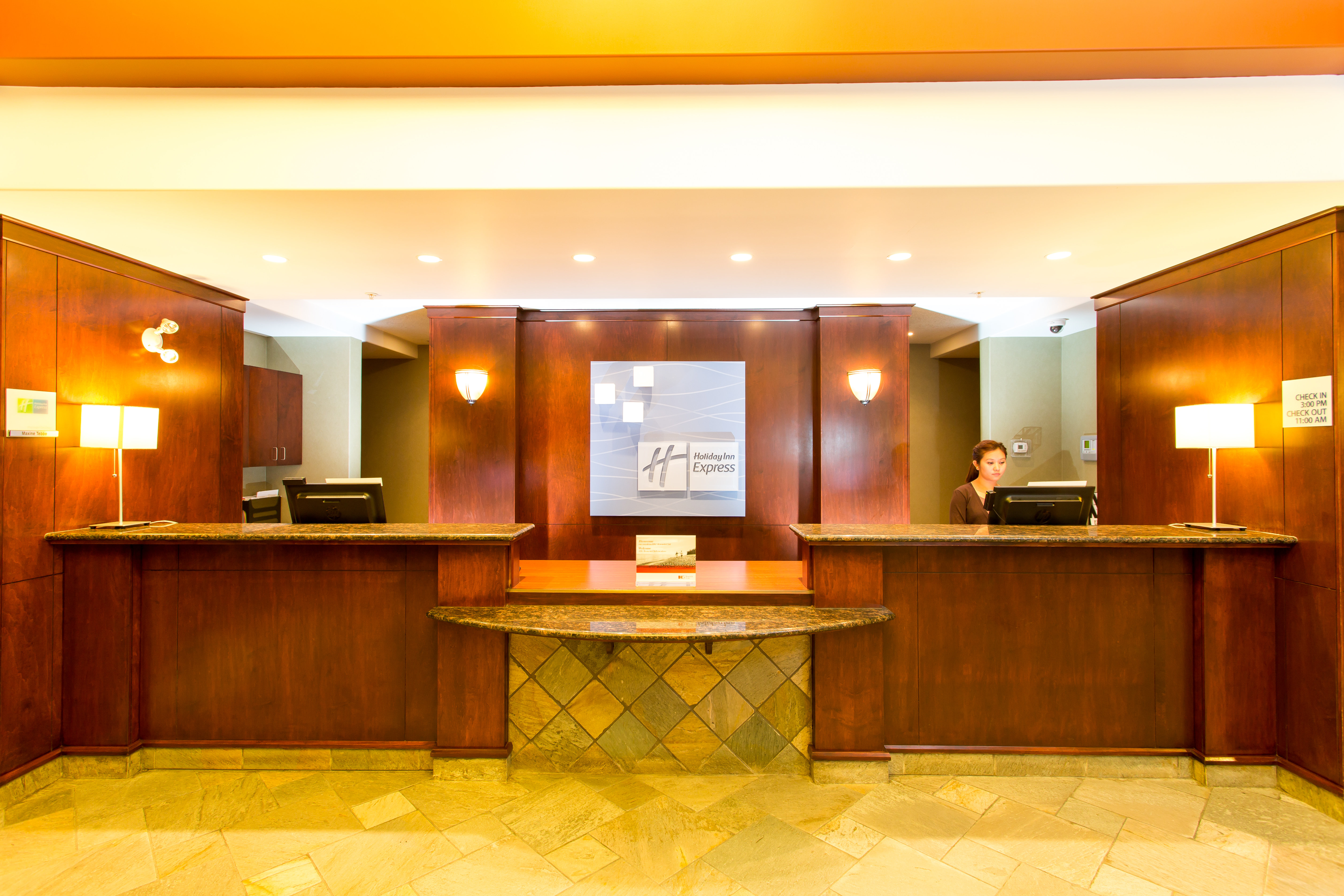 Holiday Inn Express Hotel & Suites Drayton Valley 7/50