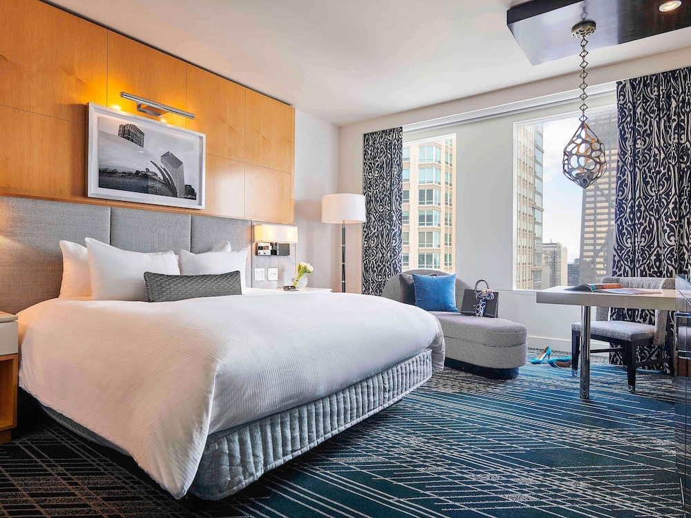 SUPERIOR, KING BED