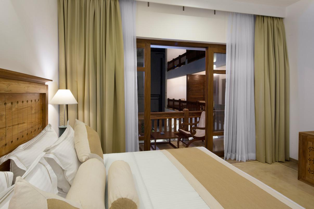 Deluxe, Double Bed, Lateral Side Sea View