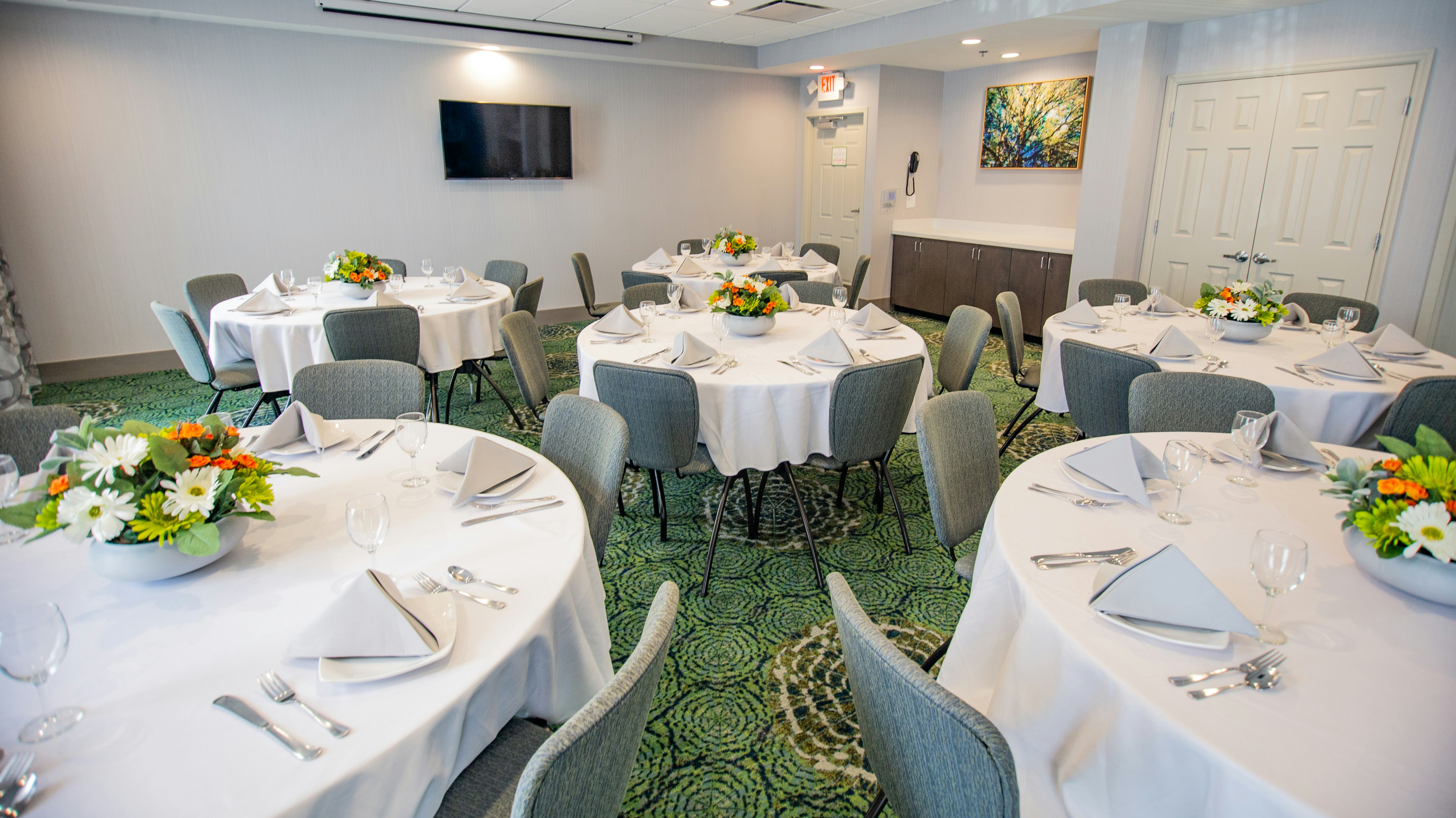 Holiday Inn Knoxville N - Merchant Drive 54/77