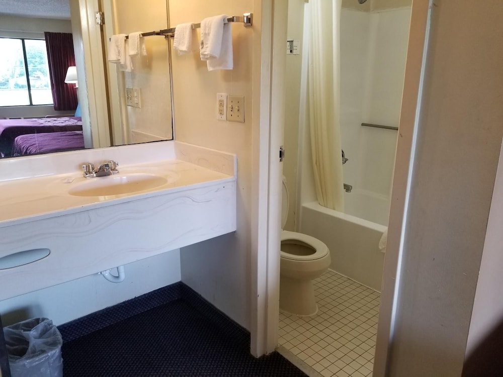 Americas Best Value Inn 38/40