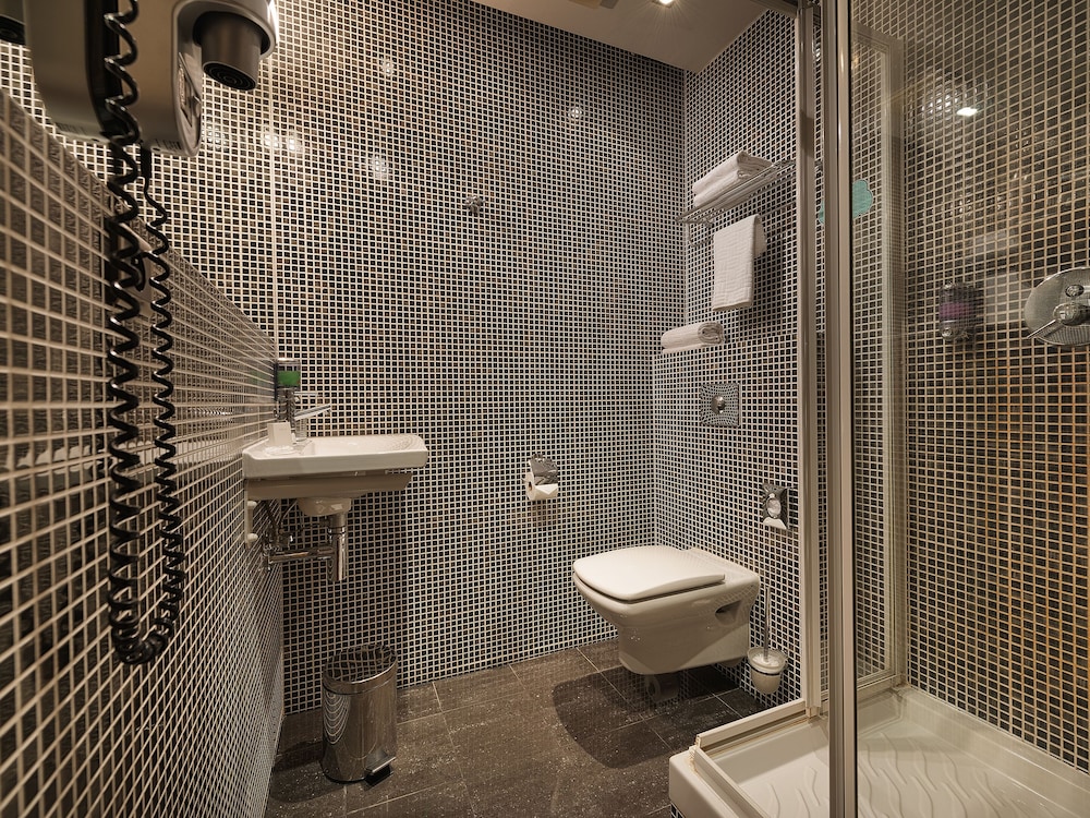 Ea Hotel Crystal Palace 30/31
