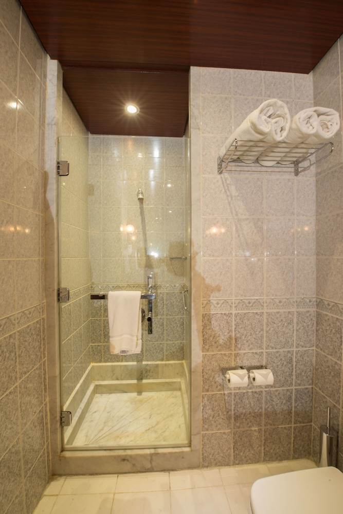 Century Park Hotel 38/38