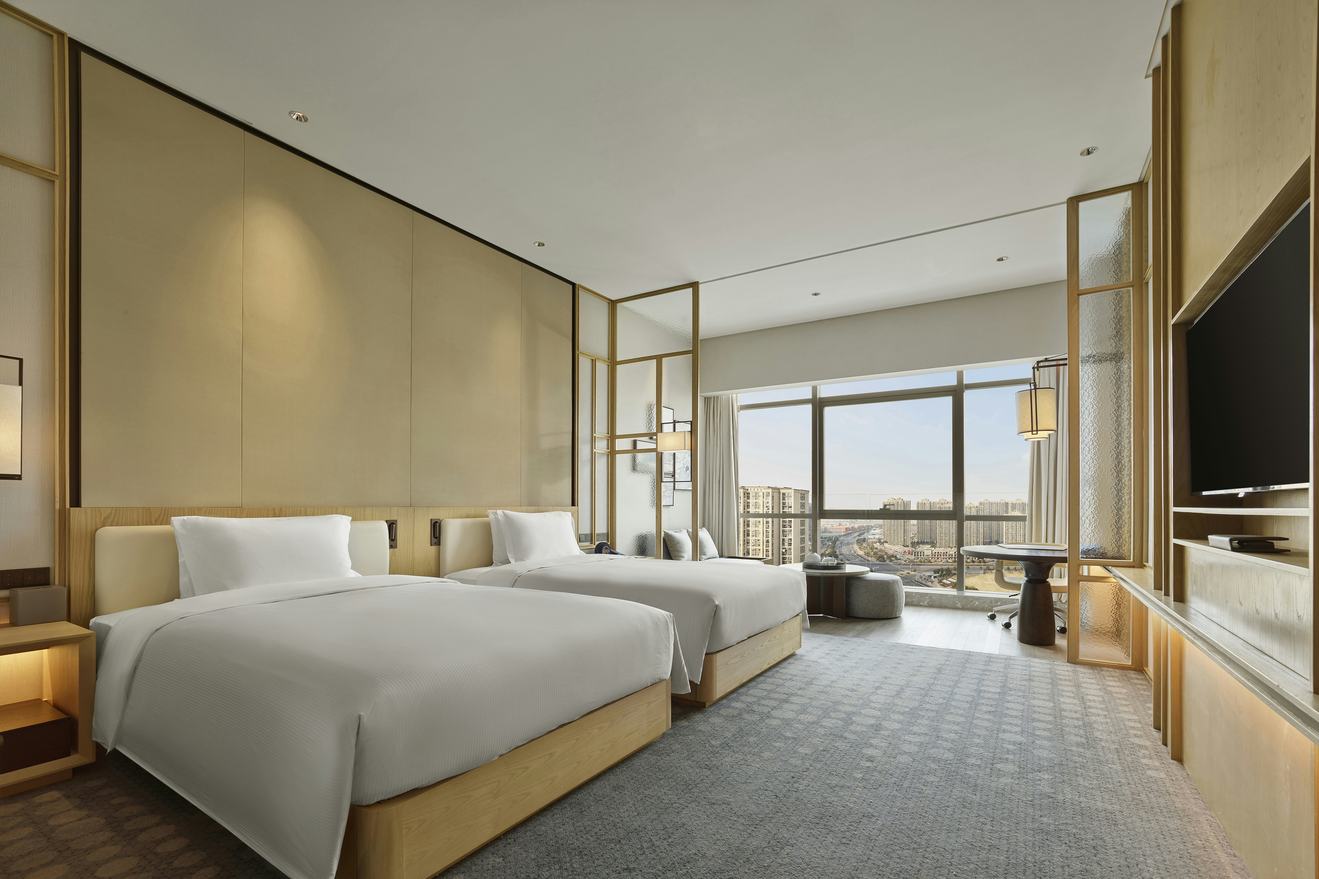 DELUXE, TWIN BEDS