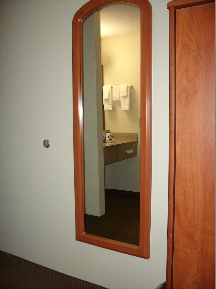 Americinn By Wyndham Thief River Falls 15/22
