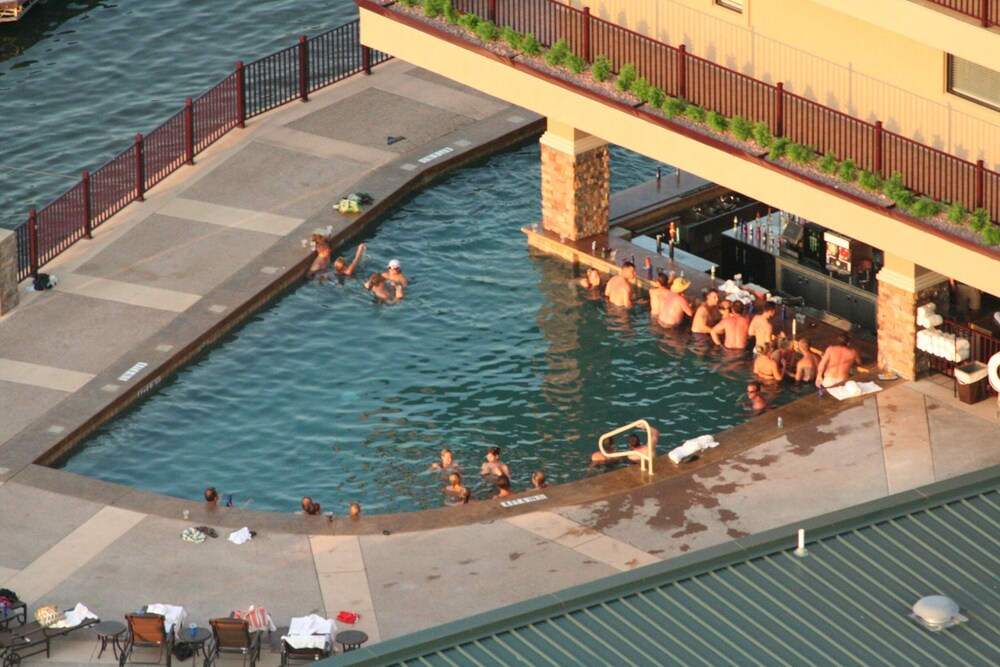 Camden On the Lake Resort Spa Yacht Club 3/68