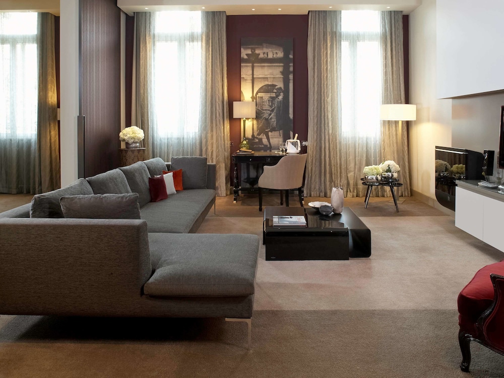 Sofitel London St James 42/70