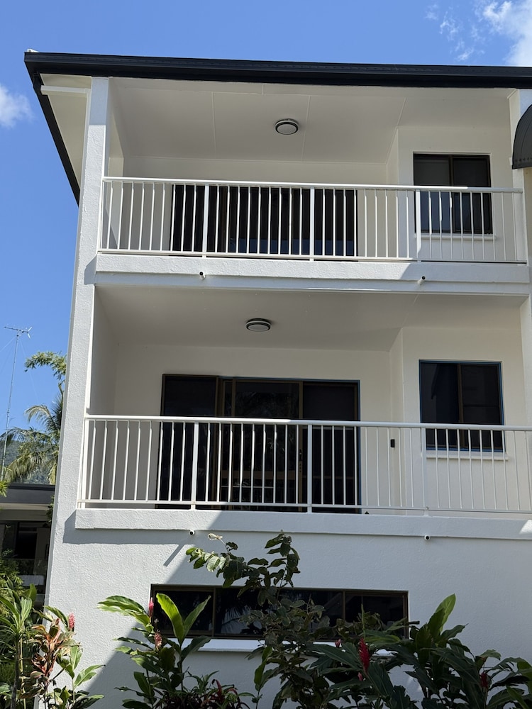 Melaleuca Resort 2/72