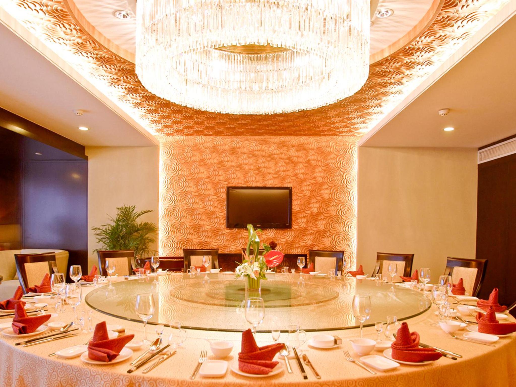 Cenbest Jinling Grand Hotel 51/60
