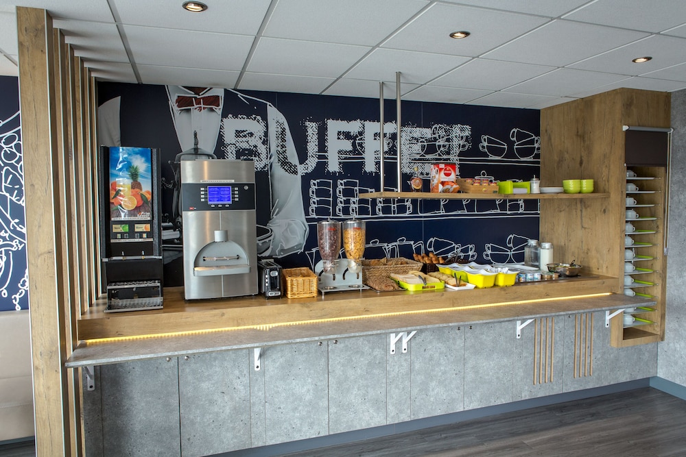 Ibis budget Frejus Saint Raphael Centre et Plage 12/64
