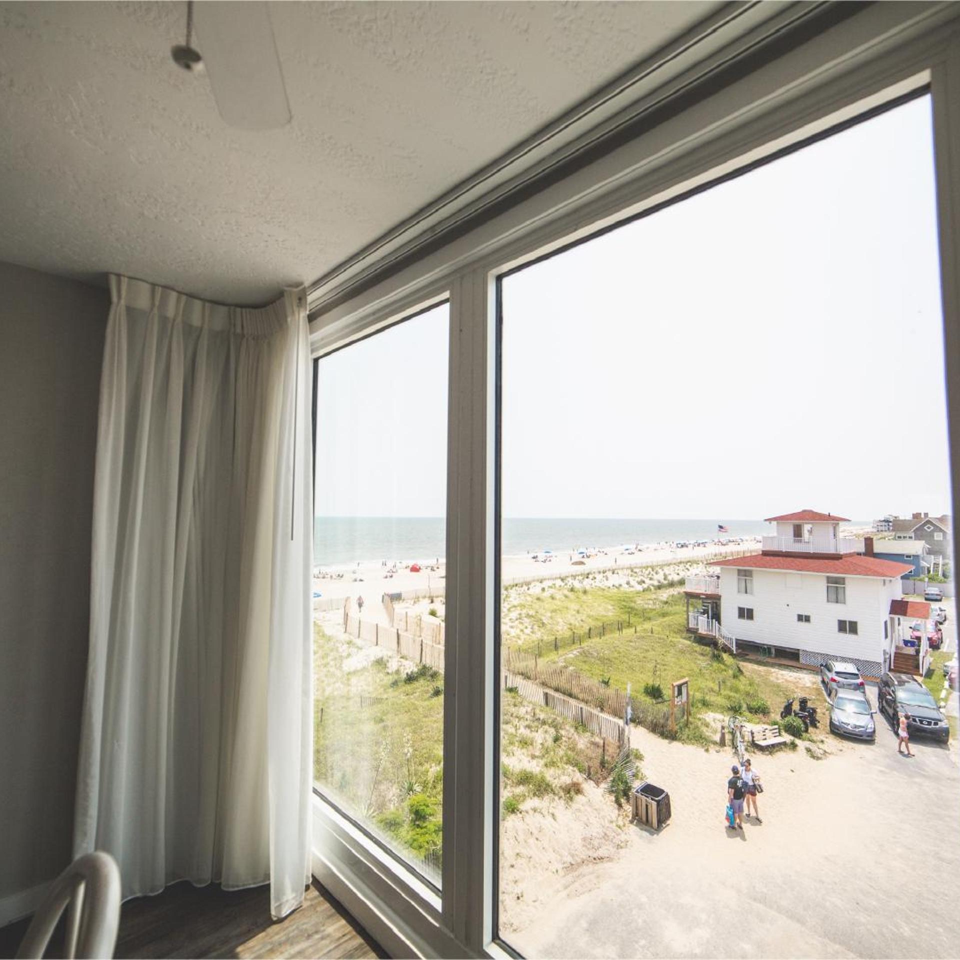 Surf Club Oceanfront Hotel 6/35
