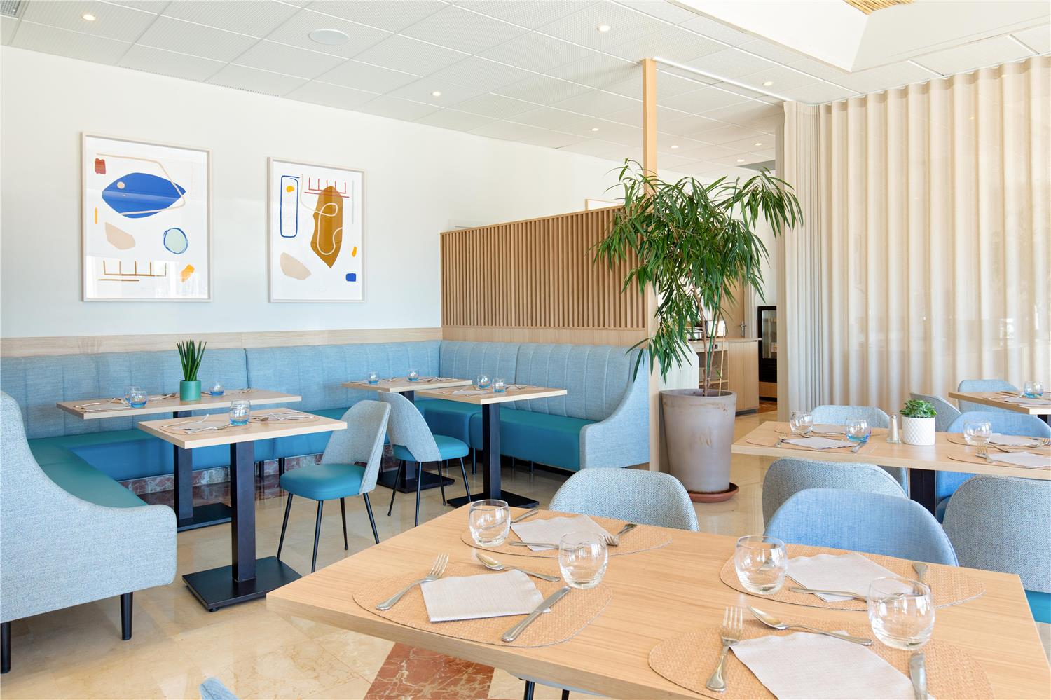 restaurant cafeteria