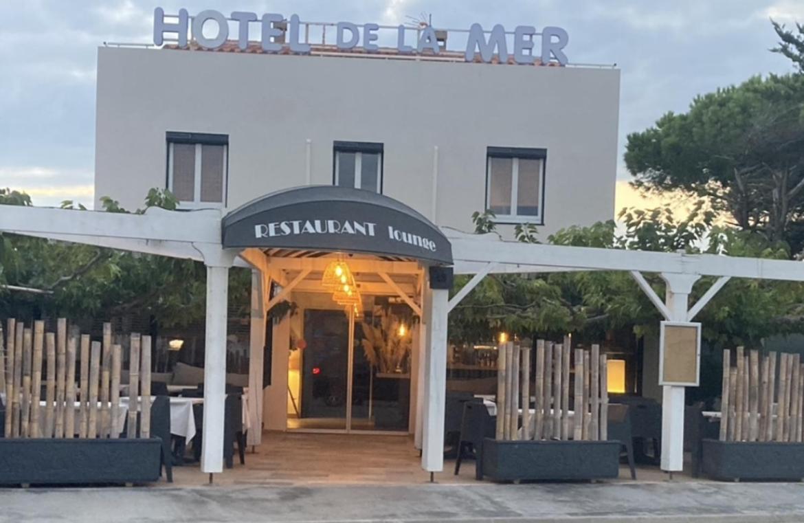 Hotel De La Mer 2/66