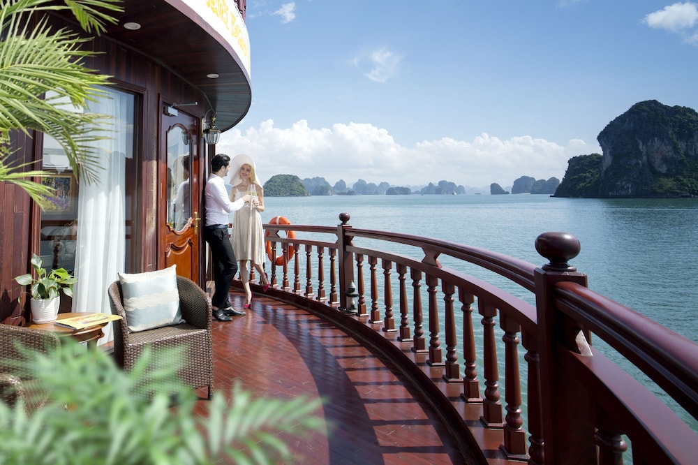 Emperor Cruise Ha Long 45/50