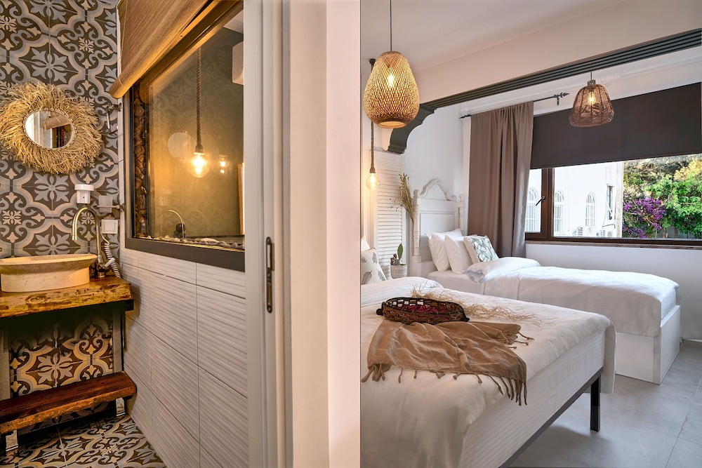 Liman Hotel Gumusluk 11/50