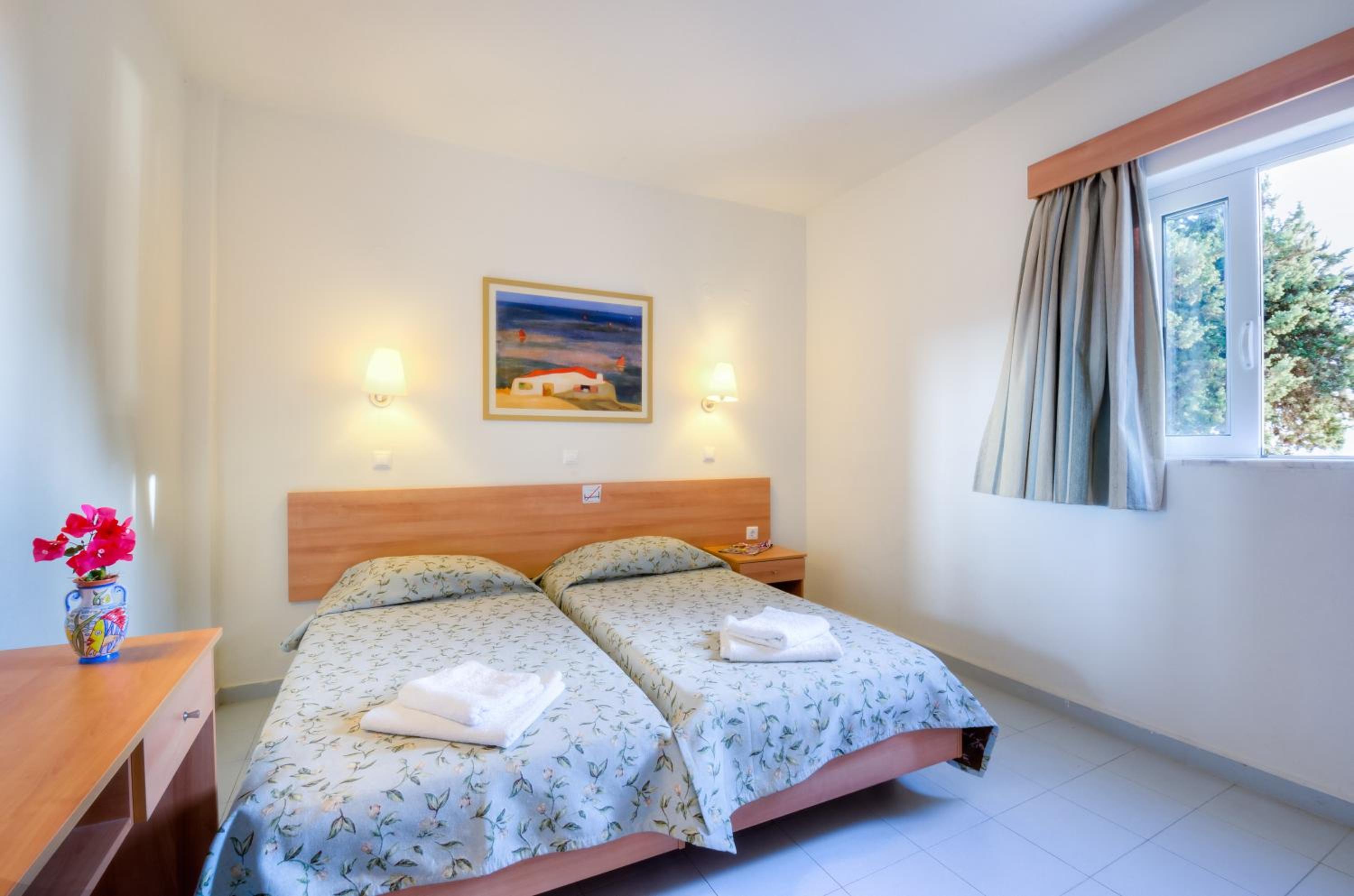 2 Bedrooms, Apartment