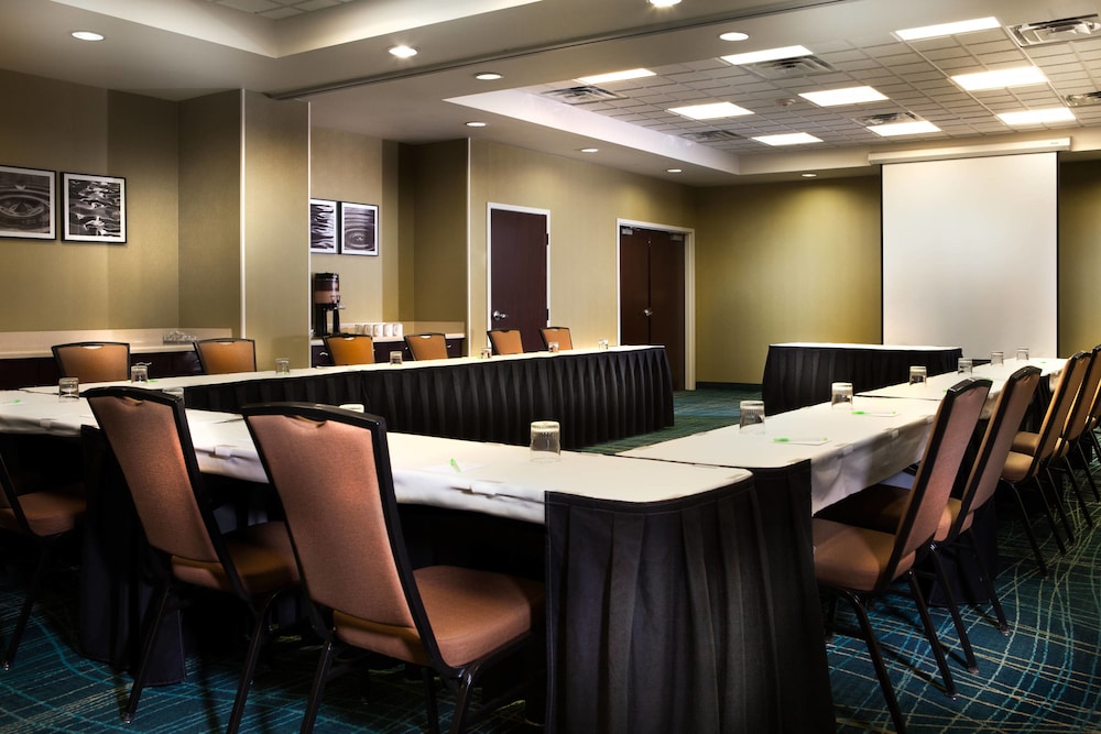 SpringHill Suites by Marriott Dallas DFW Airport N/Grapevine 22/23