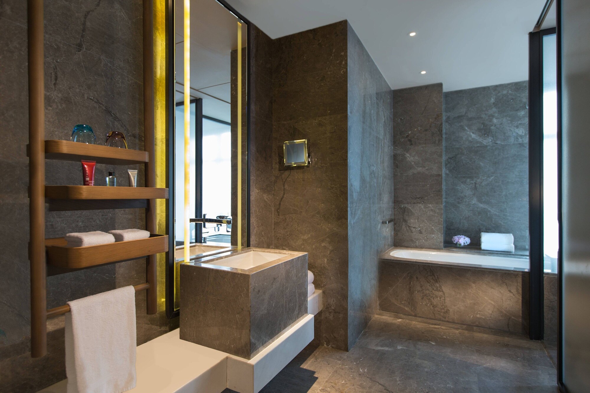 غرفة بسرير كينج بإطلالة على المدينة، Chongqing Marriott Hotel 5/8