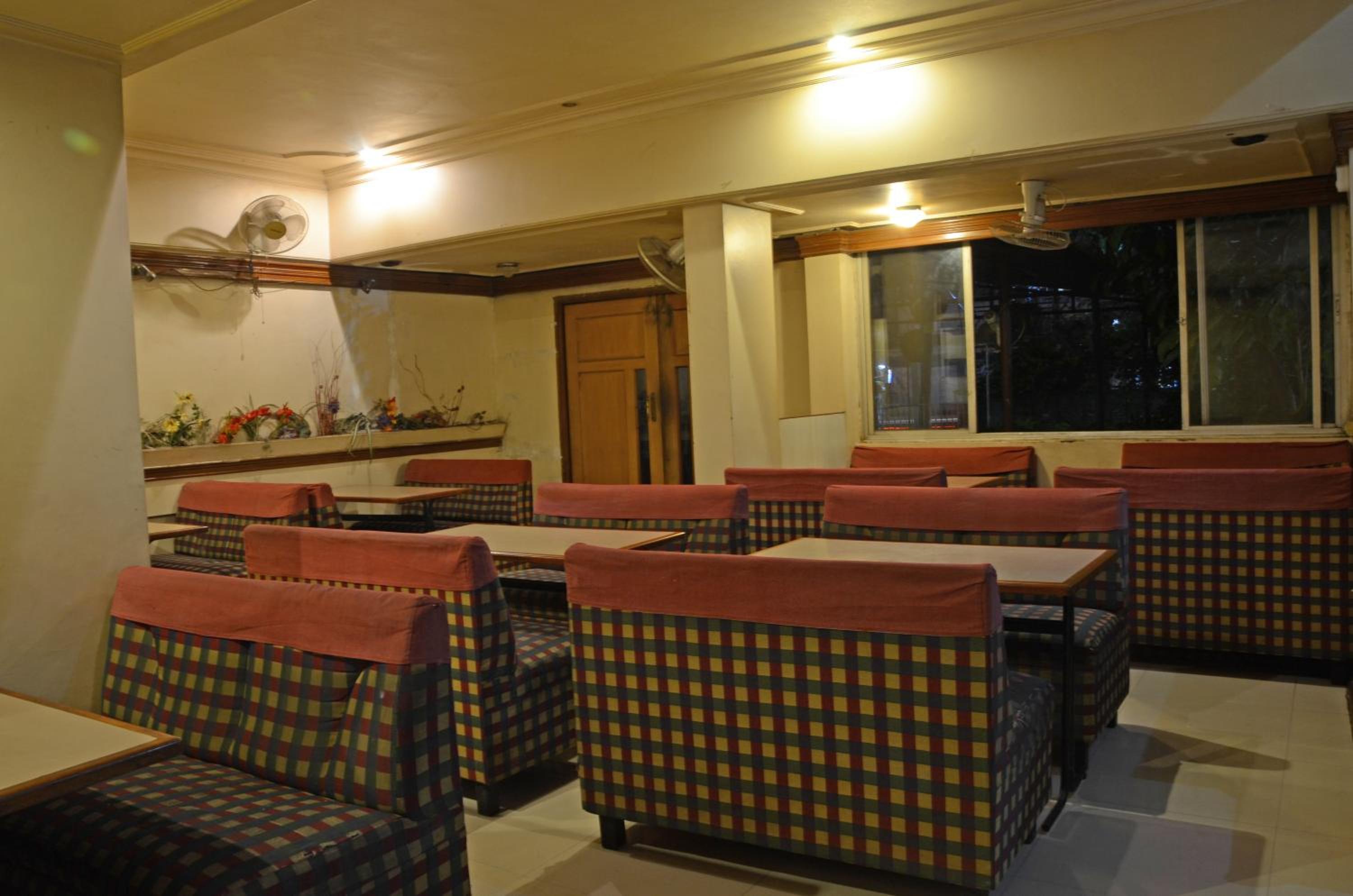 Oyo Rooms Old Pune Bangalore Road Kolhapur 40/45
