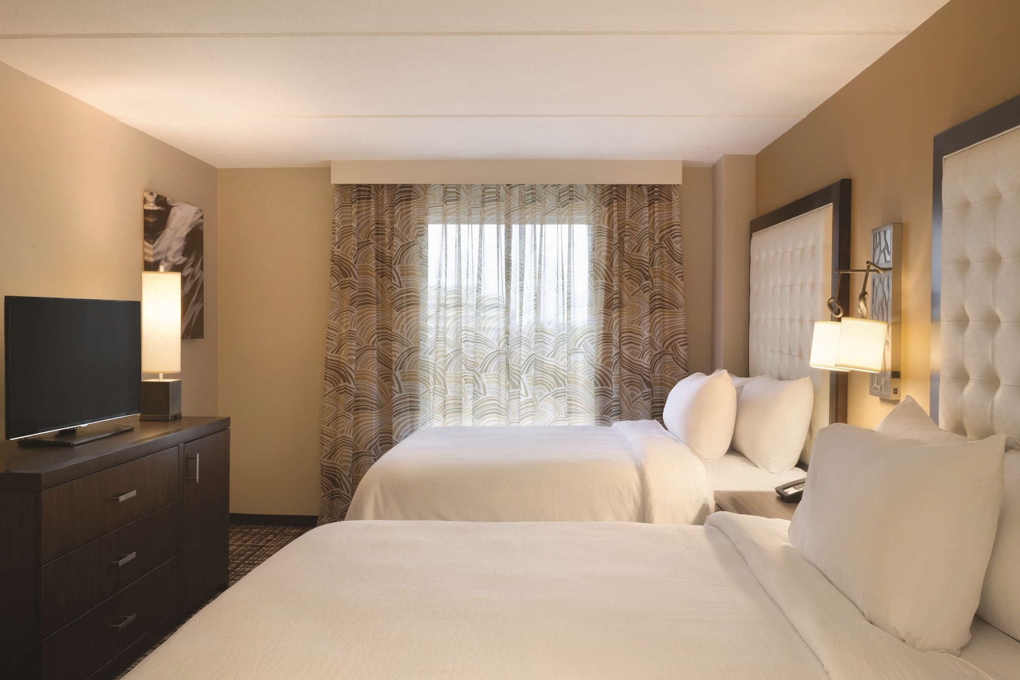 2 ROOMS, SUITE, 2 QUEEN BEDS