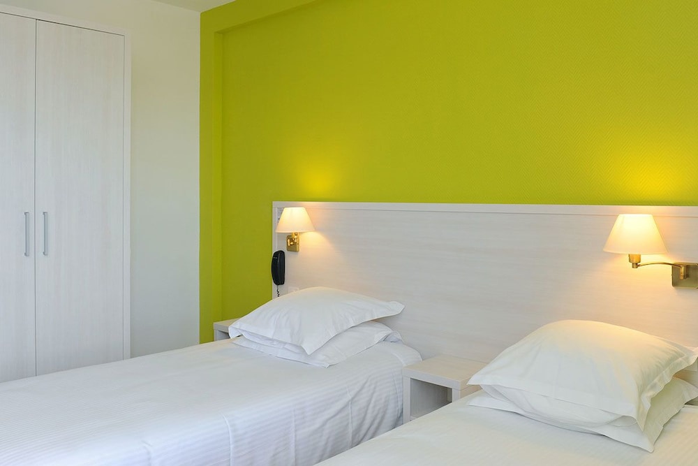 HOTEL BEAU RIVAGE 36/65