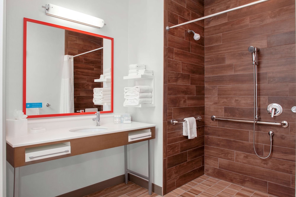 Hampton Inn Suites Overland Park South Ks 14/44
