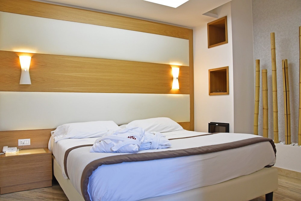 Suite, Double Bed