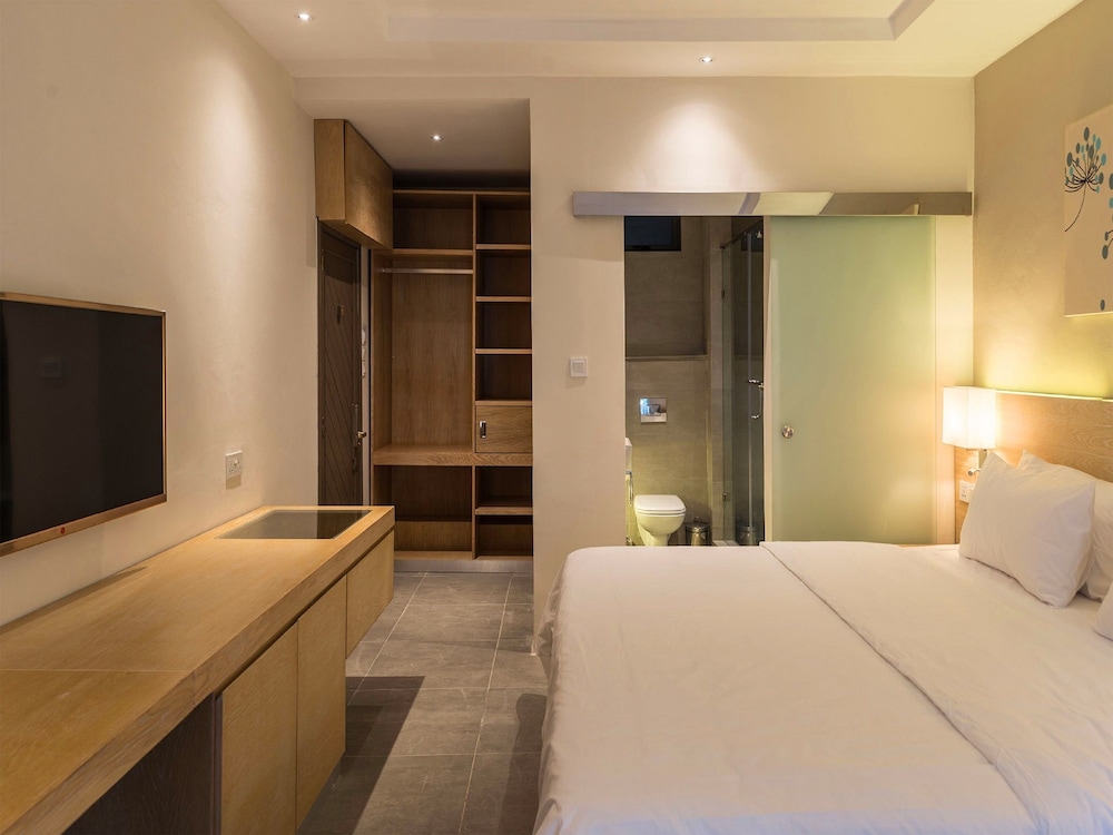 Pereybere Hotel And Apartments 16/44