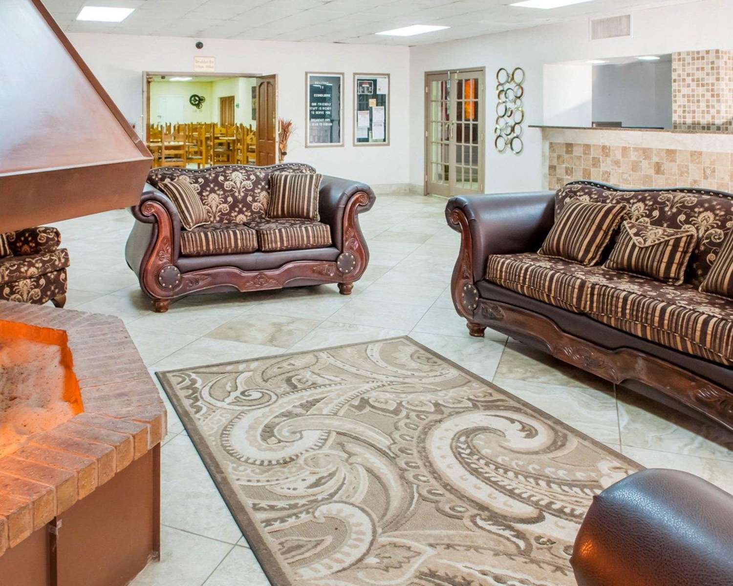 Econo Lodge Carlsbad Caverns Area 11/25