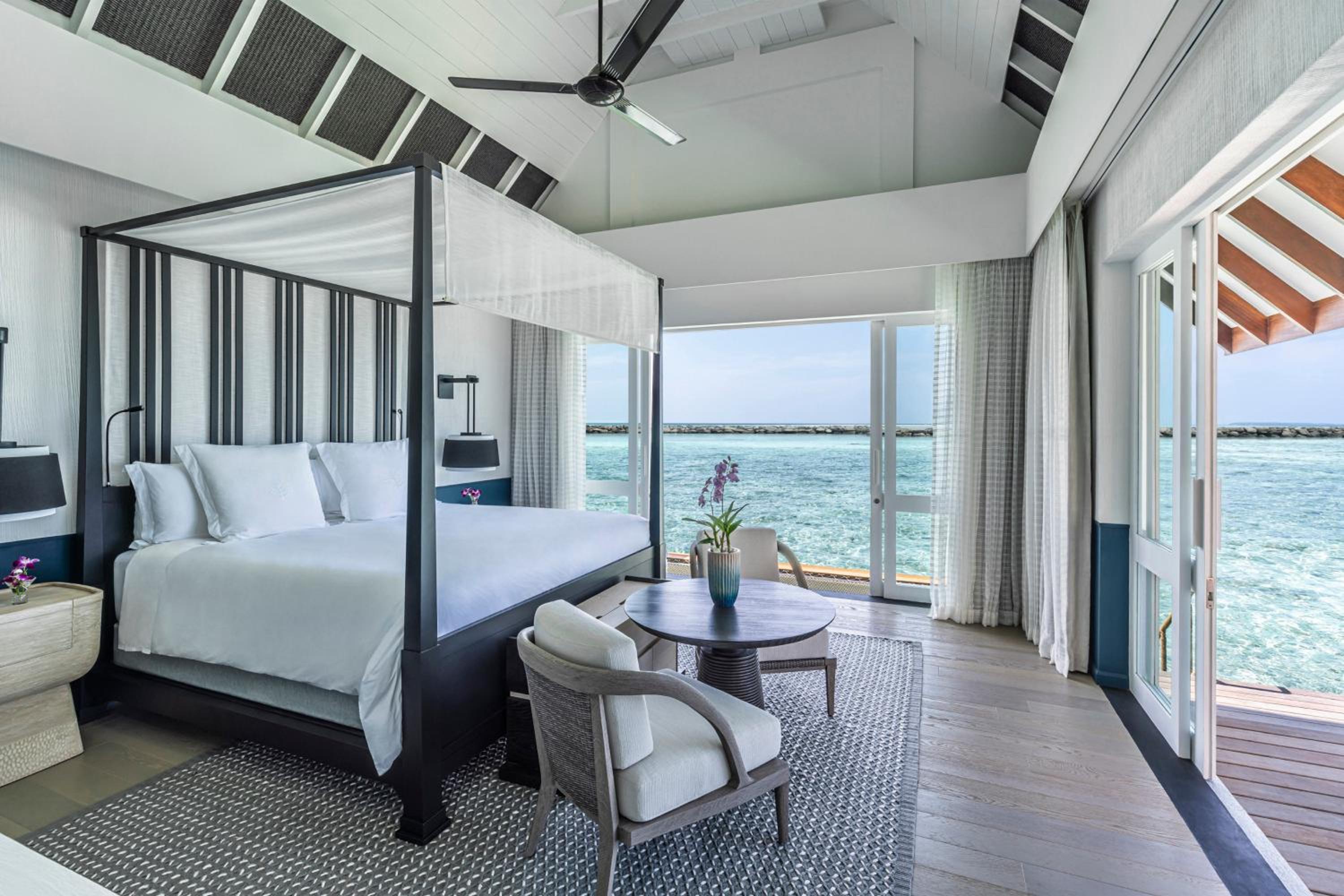 2 Bedrooms, Sunrise, Water, Suite, King and Twin Beds